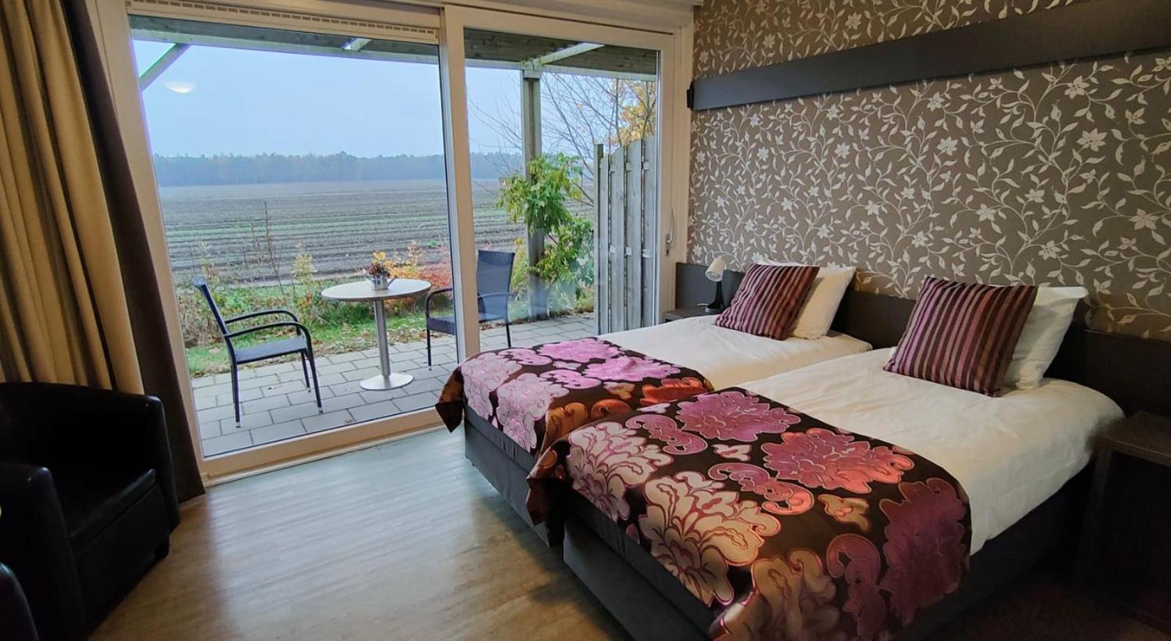 B&B Hotel De Vrije Vogel Elsloo  Eksteriør bilde